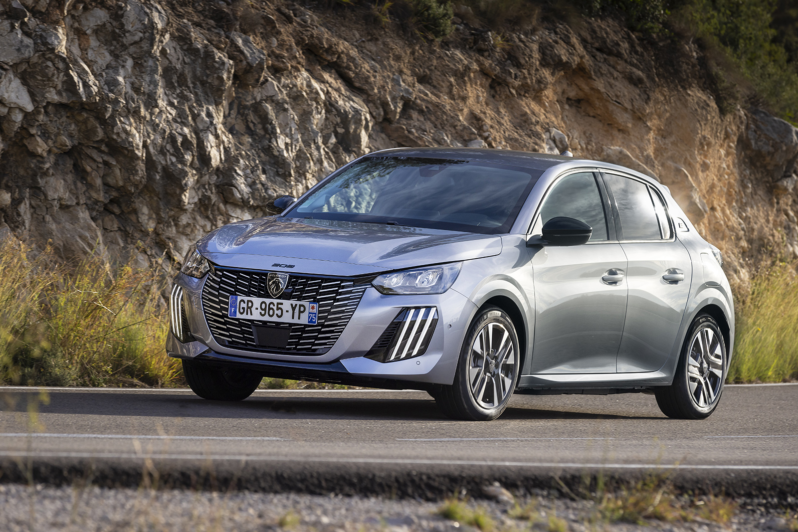 01 peugeot 208 0