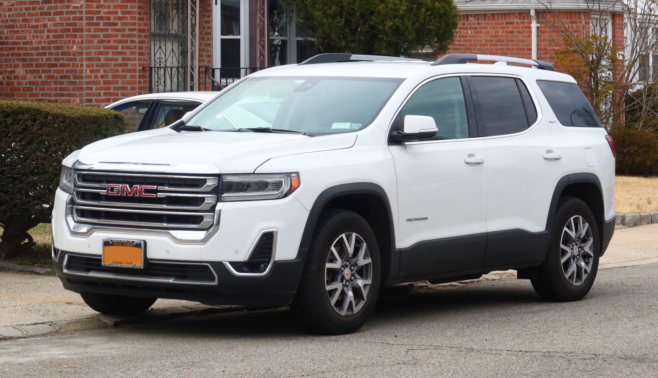2020 GMC Acadia SLT facelift scaled