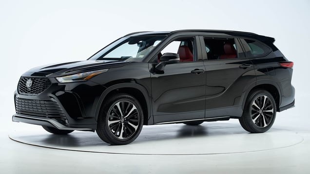 A Peek Into the Fourth Generation Toyota Highlander