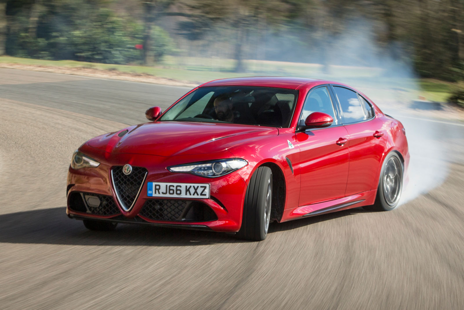 alfa romeo giulia quadrofoglio front drift