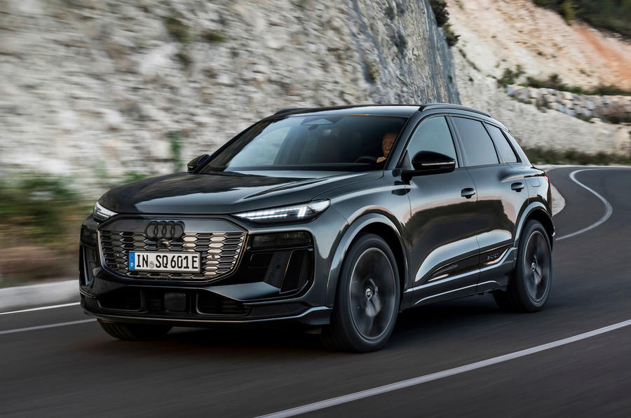 audi sq6 2024 front quarter tracking 0