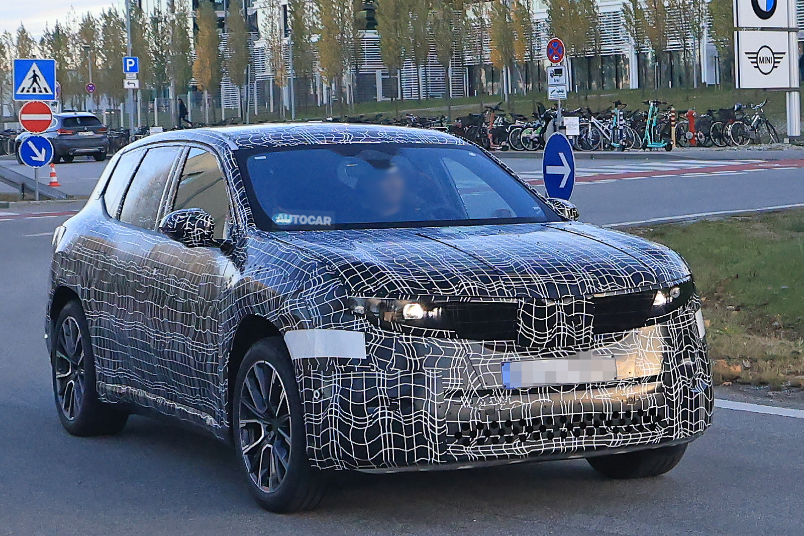 bmw neue klasse suv front lead