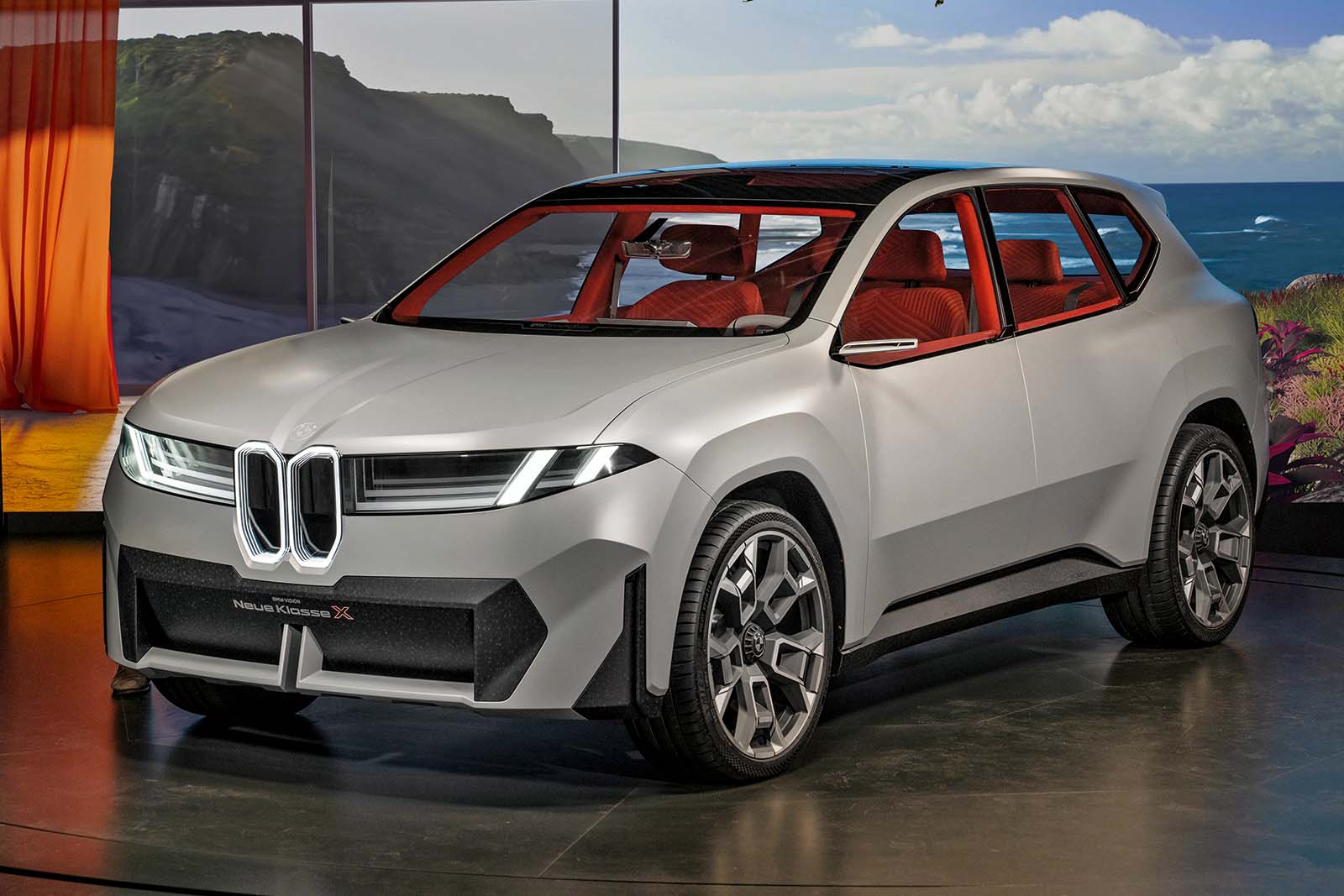 bmw vision neue klasse x concept front three quarter lead 2