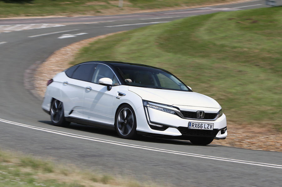 honda clarity fcv cornering
