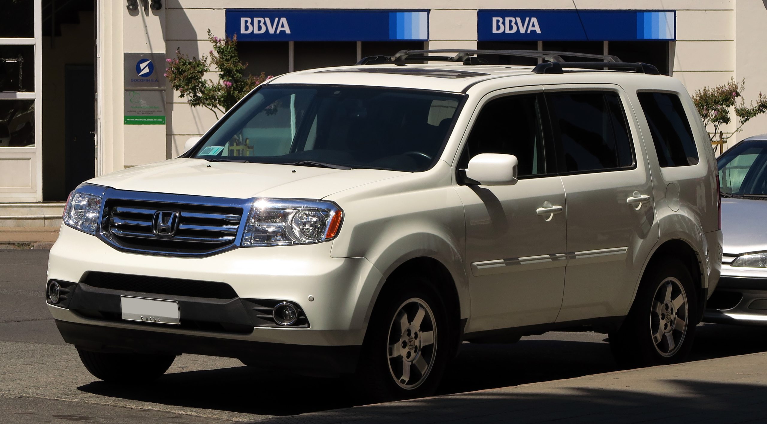 Honda Pilot Touring 4WD 2016 scaled Honda Pilot Touring 4WD 2016 scaled