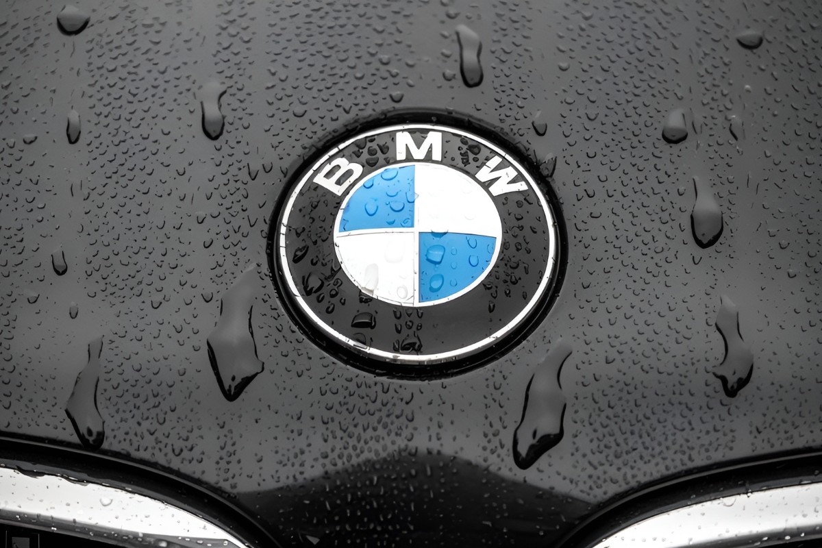 观看极速赛车168站-查询记录赛车号码-Introduction to BMWs Media Strategy