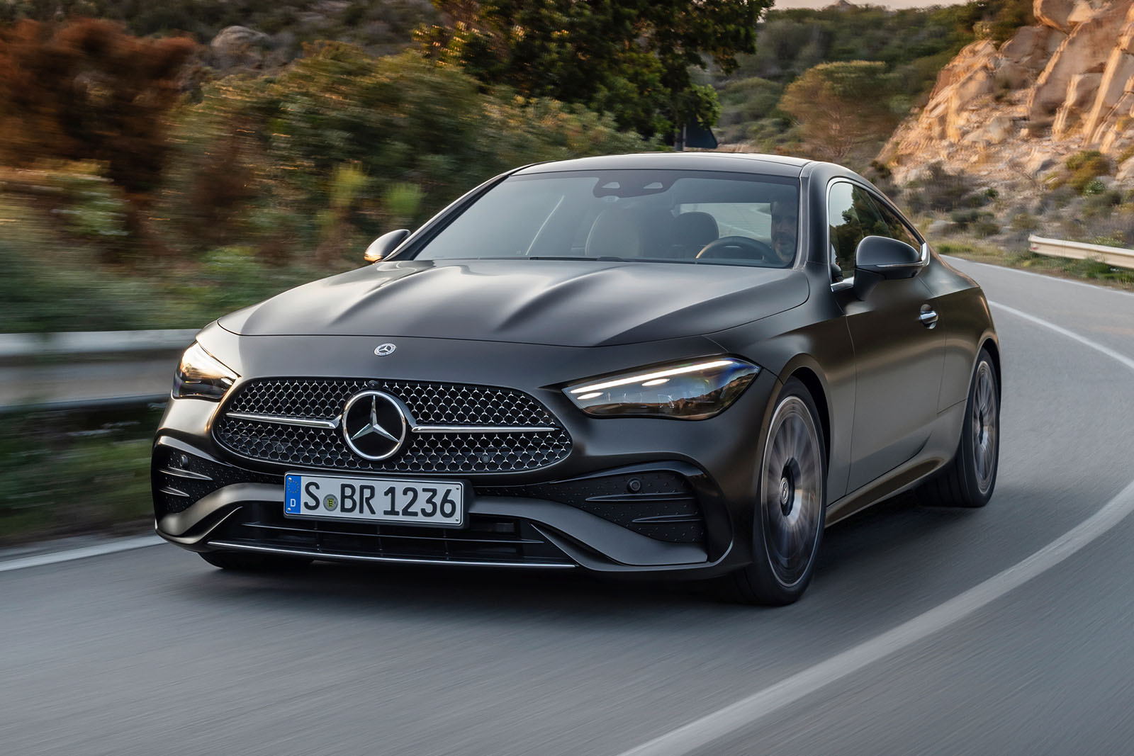 mercedes benz cle 2024 front quarter tracking