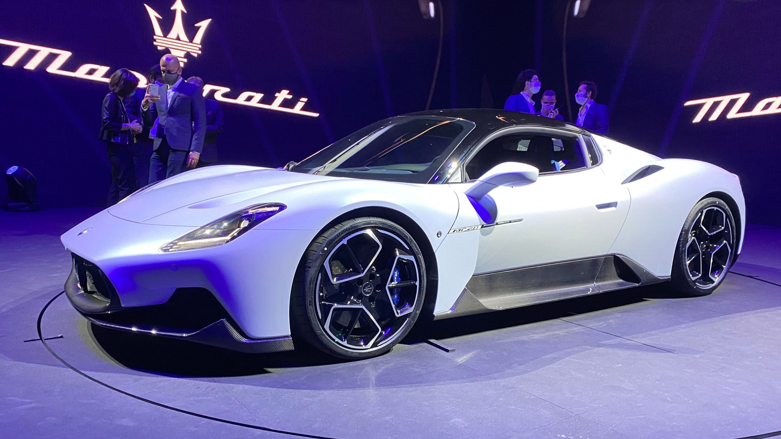 New supercar Maserati MC20 with butterfly wings revealed