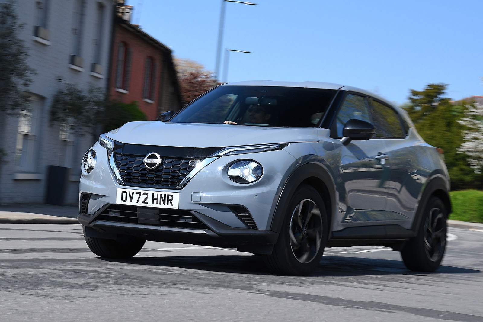 nissan juke hybrid review 2024 01 cornering front 0