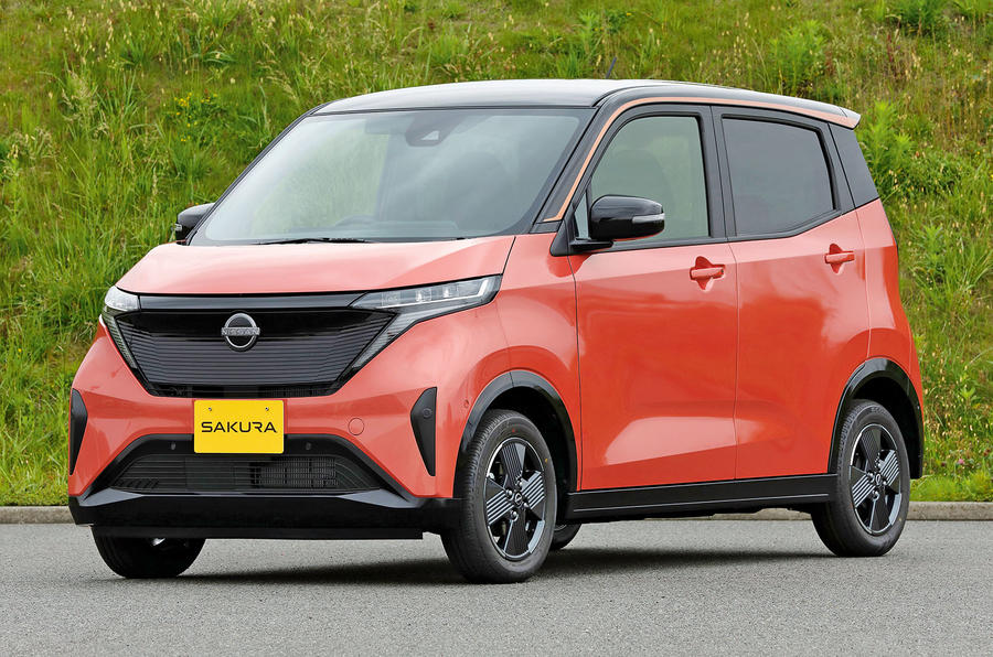 nissan sakura front three quarter 0