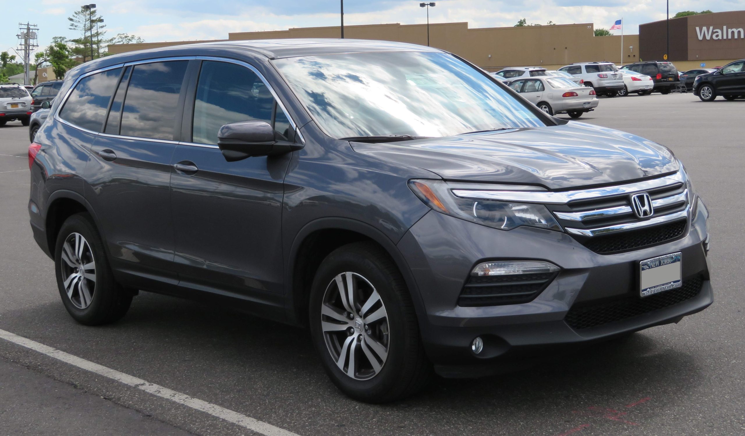 Notable Features and Technology in Honda Pilot scaled Notable Features and Technology in Honda Pilot scaled