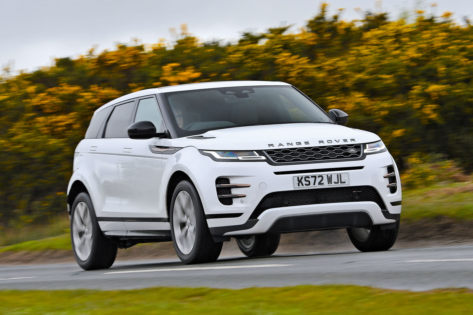 range rover evoque p300e phev front quarter tracking