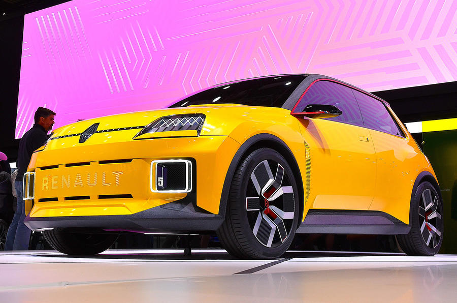 renault 5 concept paris motor show 08 front static 3