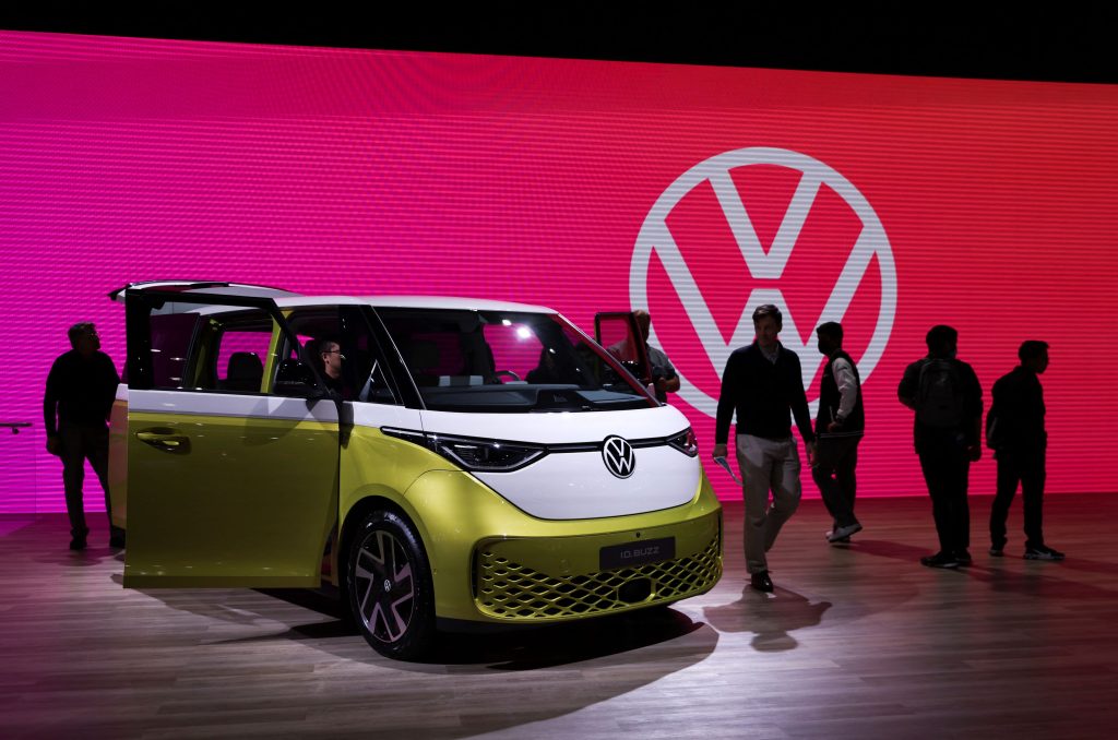 The Intersection of Electric Vehicles and Digital Technologies Volkswagens Vision for the Future 1024x678 The Intersection of Electric Vehicles and Digital Technologies Volkswagens Vision for the Future 1024x678
