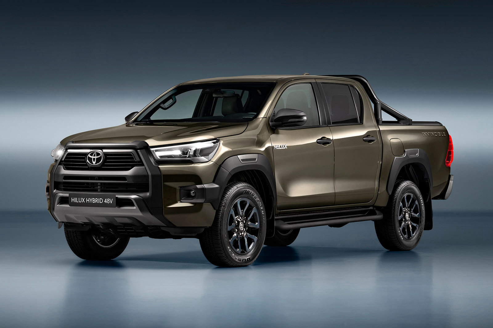 toyota hilux hybrid 2023 01