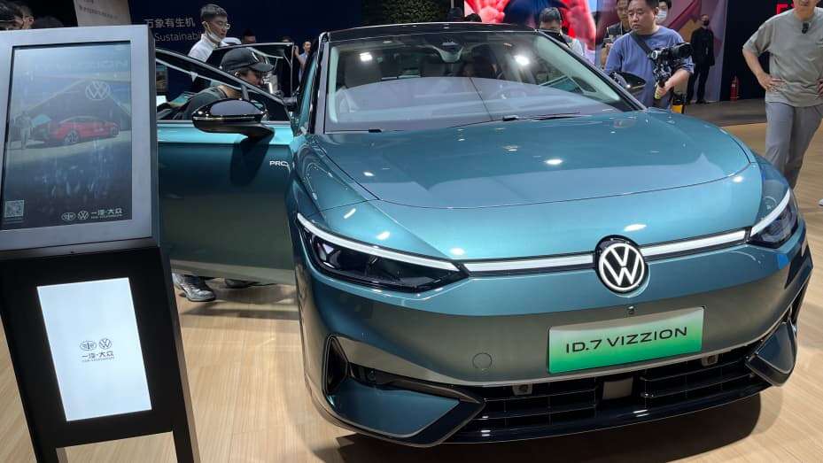 Volkswagen to invest billions of euros in electric vehicles and digitalization