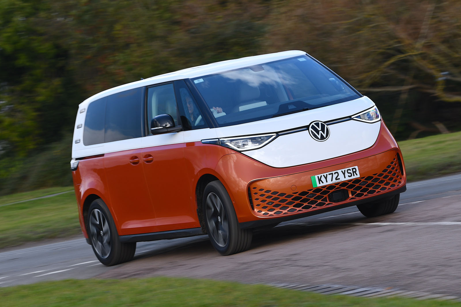 vw id buzz front quarter tracking